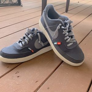 Nike Mens Court Vision Low Sneaker